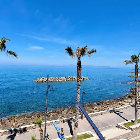 Apartment Panoramico Per 4 Sul Lungomare Di Castellabate